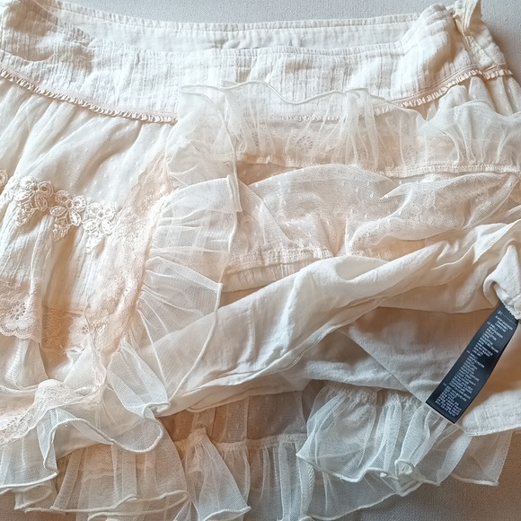 Twenty-one Lace Skirt - Picture 8 of 8